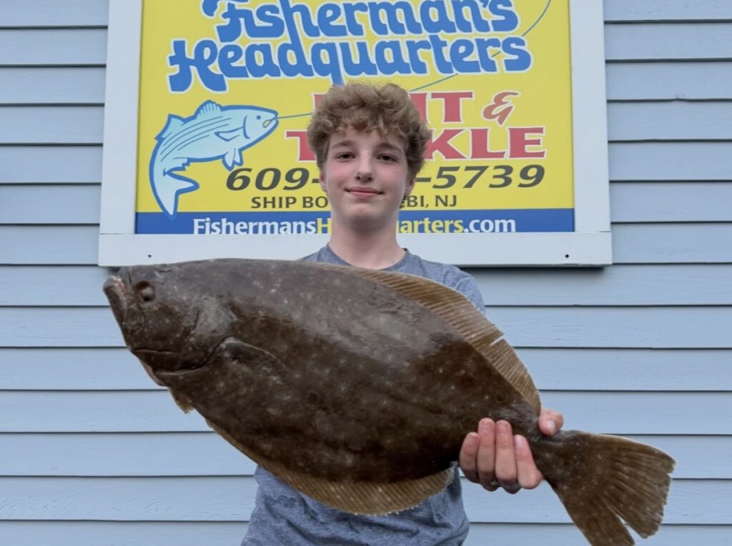 Nicky Bizzarro weighed in a 23" flatty that he caught off of the mid-island surf.